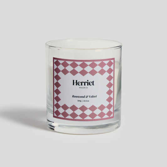 Herriet - Vela aromática premium hecha a mano en España - Rosewood and Velvet
