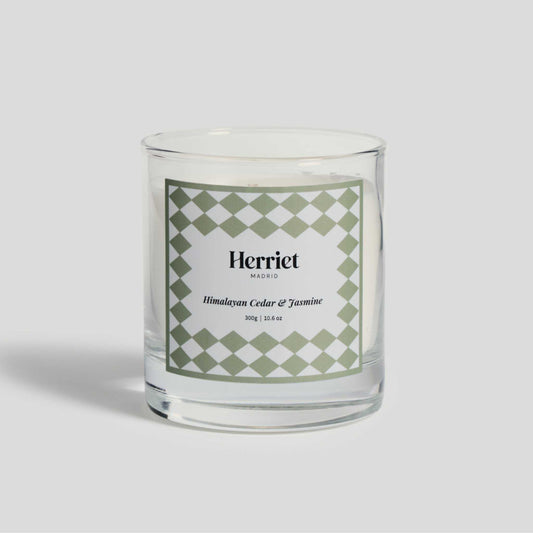 Herriet - vela aromática hecha a mano con cera de soja - himalayan cedar and jasmine